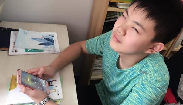 自制力|孩子多大才能给“配手机”不是10岁也不是15岁,而是这个年龄