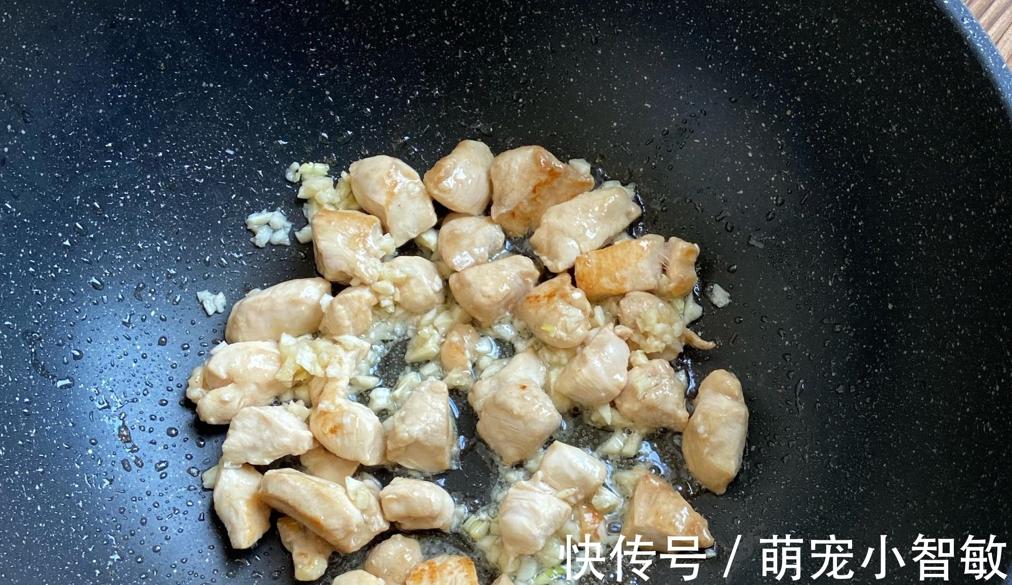 贝贝南瓜|5岁女儿跟妈妈吃一个月减肥餐,妈妈瘦了女儿重了,闺蜜:很正常