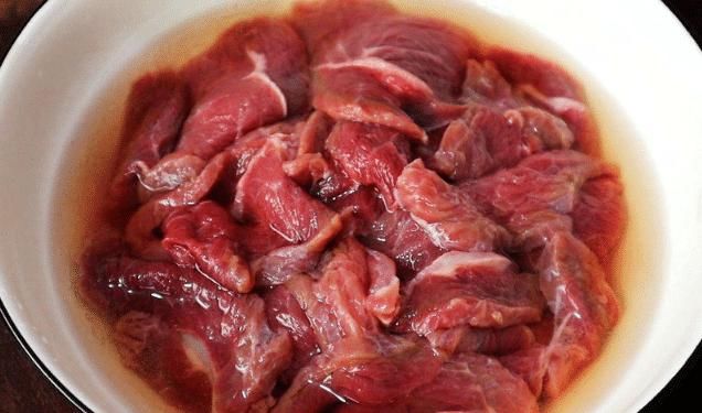 炒牛肉时,牢牢记住“3窍门”,牛肉软嫩不柴不腥,教你正确做法