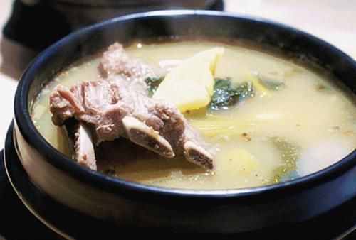 这四种辅食不要给宝宝吃,儿科医生:不到三岁宝宝越吃肠胃越弱