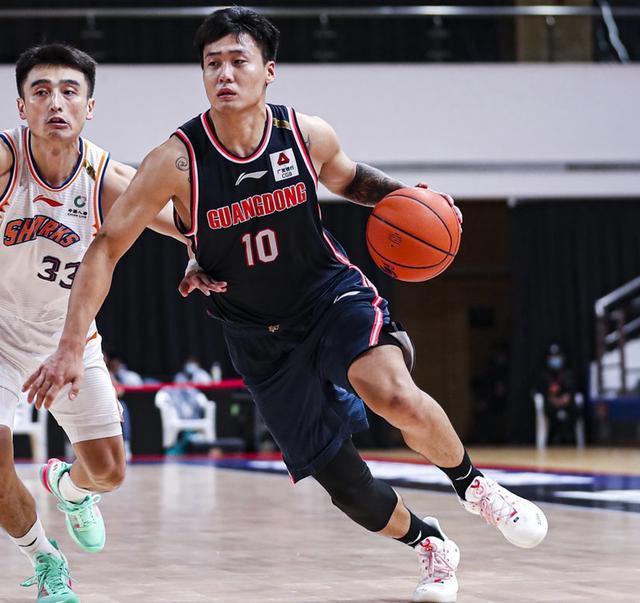 广东宏远|郭艾伦受伤,赵睿出战存疑,CBA第三阶段三后卫PK成孙铭徽独角戏
