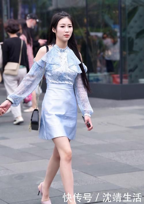 小姐姐|选择款式雅致的短裙漫步街头,让你轻松迈出优雅的步伐