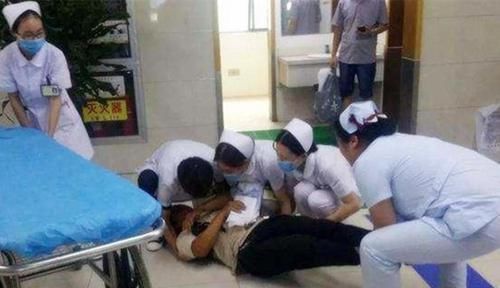 产妇|顺产6小时生下孩子,“砰”的一声,先推出来的却并非产妇