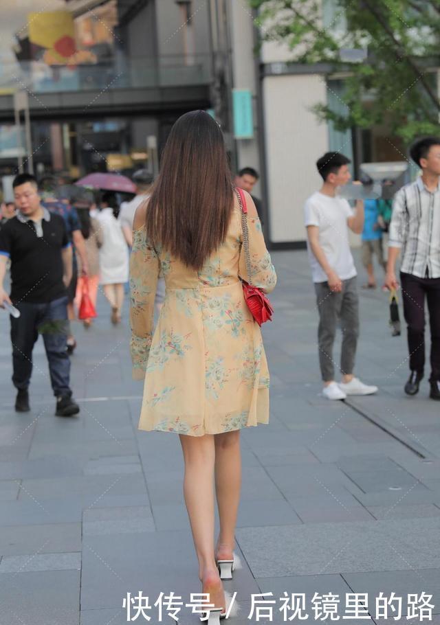 休闲|把这款漂亮的连衣裙换上,也可日常休闲,形成一道美丽的风景线