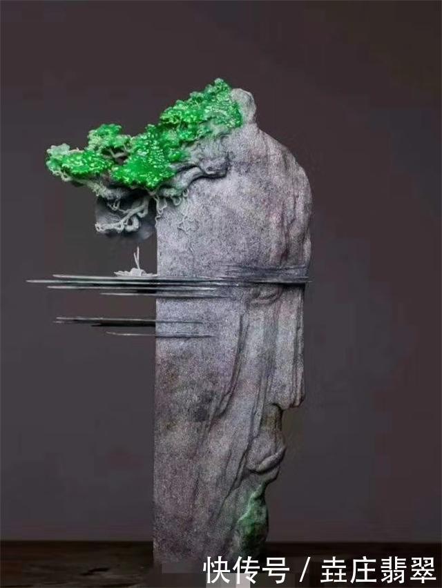 翡翠原石切开又脏又嫩,一番神操作后,竟价值6位数!