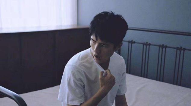 中国居民膳食指南|早晨空腹喝水很养生专家提醒3点不注意,喝了也是白喝