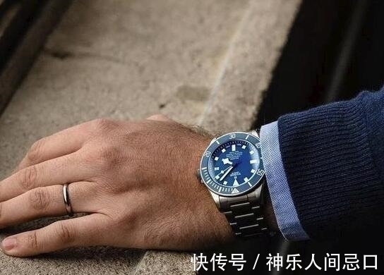 男左女右|为什么“戴手表”要必须左手?男人必要了解一下,不要一问三不知