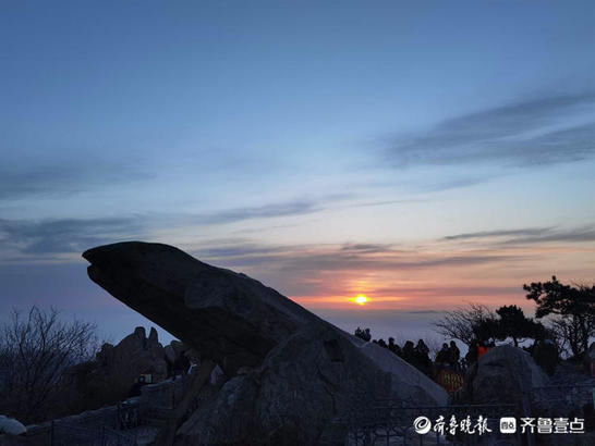 壹粉过大年｜辞旧迎新！大年初一泰山之巅观日出，喜气洋洋迎新年