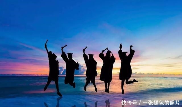 山中|席慕蓉|我曾踏月而来,只因你在山中