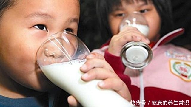 营养成分|“天天喝牛奶”的孩子和“从不喝牛奶”的孩子,3大差距很明显!