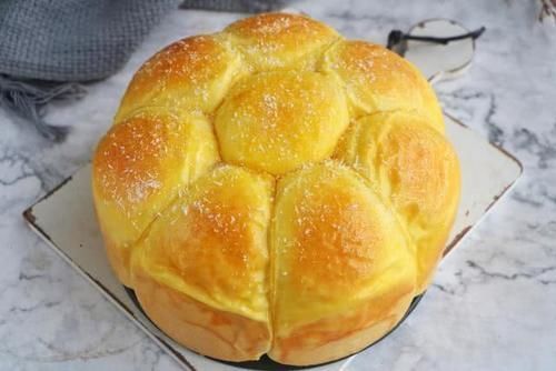 在家做面包,不用烤箱不用黄油,又软又拉丝,学会别再买面包吃了