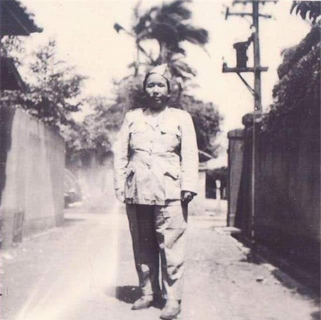 司令|童养媳沦为女匪首,手持双枪化身抗日女侠,最后成了正规军司令