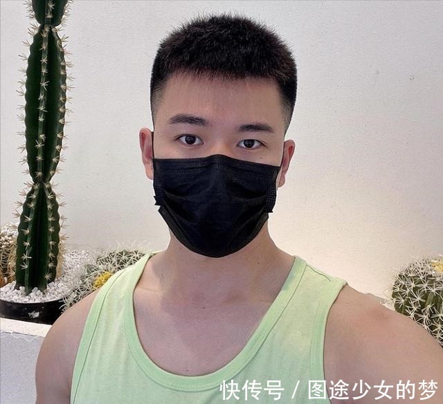 寸头 别再说寸头是“精神小伙”发型了,男生剪这3种短发,帅气又潮流