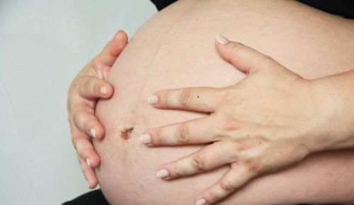 助产士|顺产分娩没忍住便意很尴尬助产士的真实想法是这样，恭喜做对了