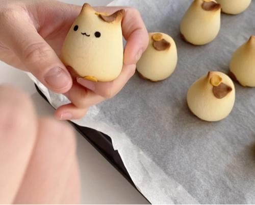 软萌可爱的烧果子，搭配香甜软糯的豆沙馅，做法超简单