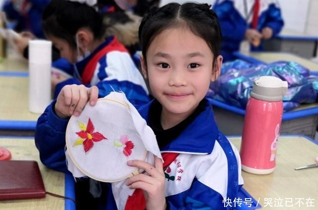 青绣|西宁朝阳学校开展“传承中华传统文化 弘扬青绣技艺”大讲堂活动