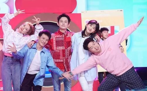 何炅|名气大又赚得多,可能《快乐大本营》停了,5个主持人也不在意了