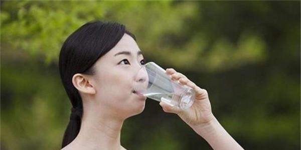 延缓衰老|更年期女性，常吃3种碱性食物，多做锻炼，或能帮助补充雌性激素