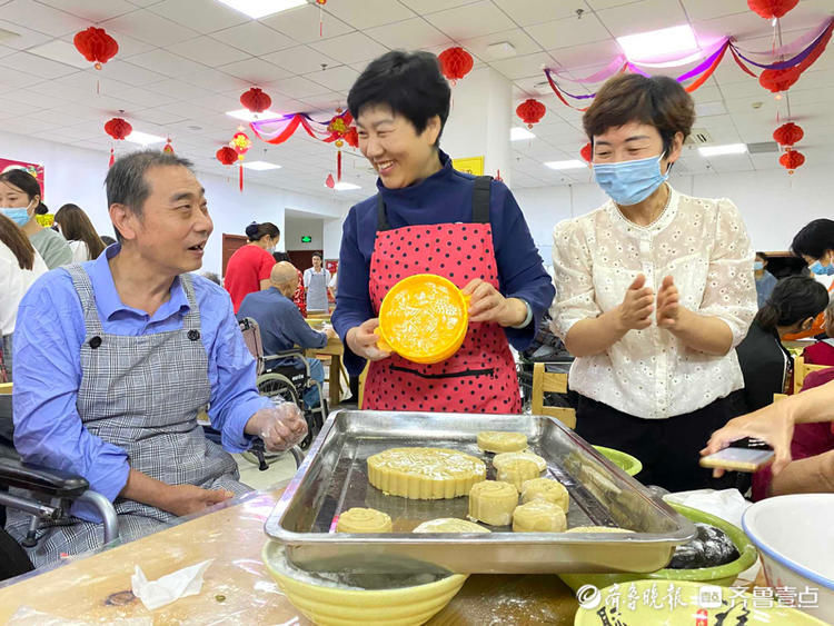 月饼DIY，情暖话家常！济南这一家“人”花式迎中秋|情报站| 风吹麦浪