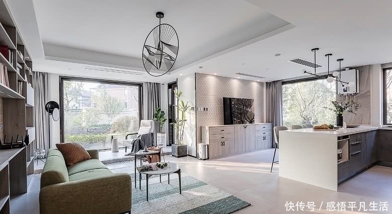 吧台|她取消客厅三件套老气摆放,室内通透大气,美而不艳,传遍整小区