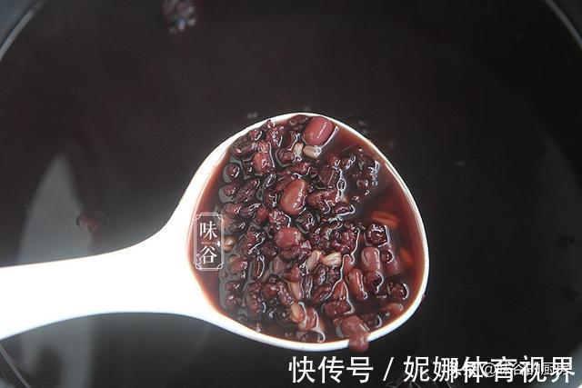 长寿米|秋凉了，早上喝这粥最养人，成本5块钱，香甜好喝，营养足好消化