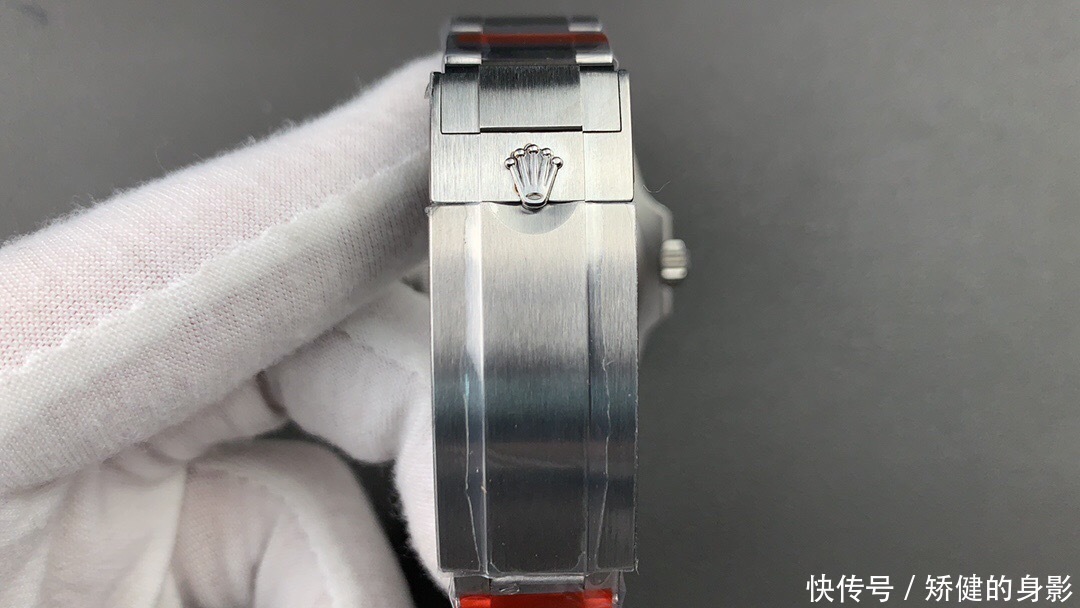 劳力士|劳力士已经成为了一种身份的象征了！品鉴Rolex潜航者绿水鬼腕表