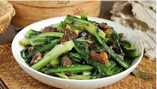 夏天家人最馋的菜,炒一炒就能上桌,开胃又下饭,三天不吃馋得慌