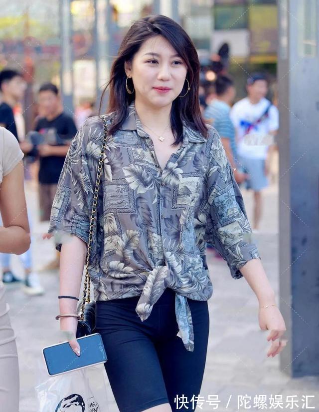 高跟鞋|只有逛街的打底裤美女才能让自己的打扮时髦，我钦佩她