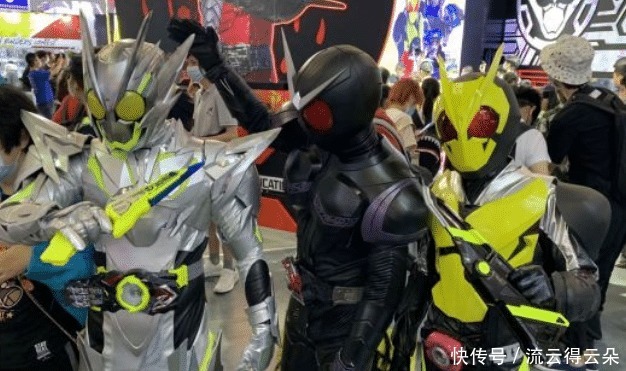 逢魔时王|假面骑士漫展出现E总家族聚会,甲斗和创骑成为逢魔时王,太生草了!