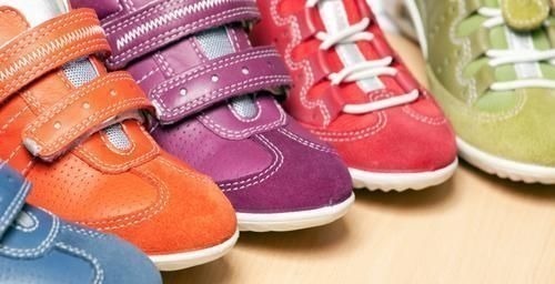 鞋子|为啥很多孩子“人小脚大”，是猛涨的发育信号吗？结果和想象不同