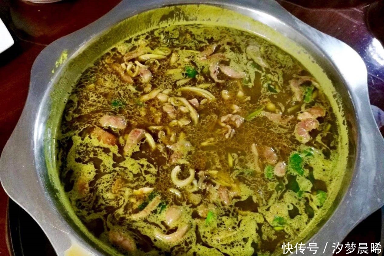 美食|舌尖上的美食牛粪火锅，你有勇气吃吗