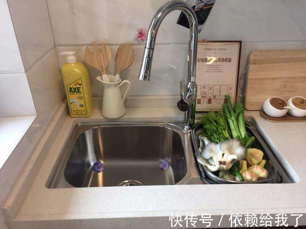 墙面|橱柜台面万万要装这个东西,好多人嫌丑没装,住进去就知有多实用