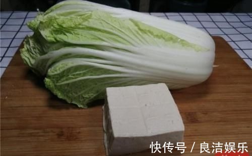 白菜炖豆腐原来有窍门,大厨教你几个技巧,上桌连汤汁都不剩