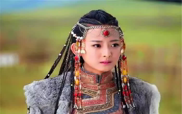 郭靖娶黄蓉后,华筝结局如何?金庸用八个字