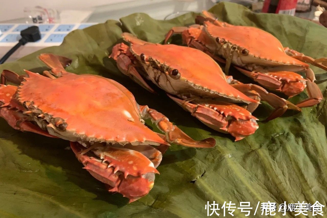 好吃|梭子蟹怎样蒸才好吃？用冷水还是热水？教你方法，锁鲜锁汁肉肥美