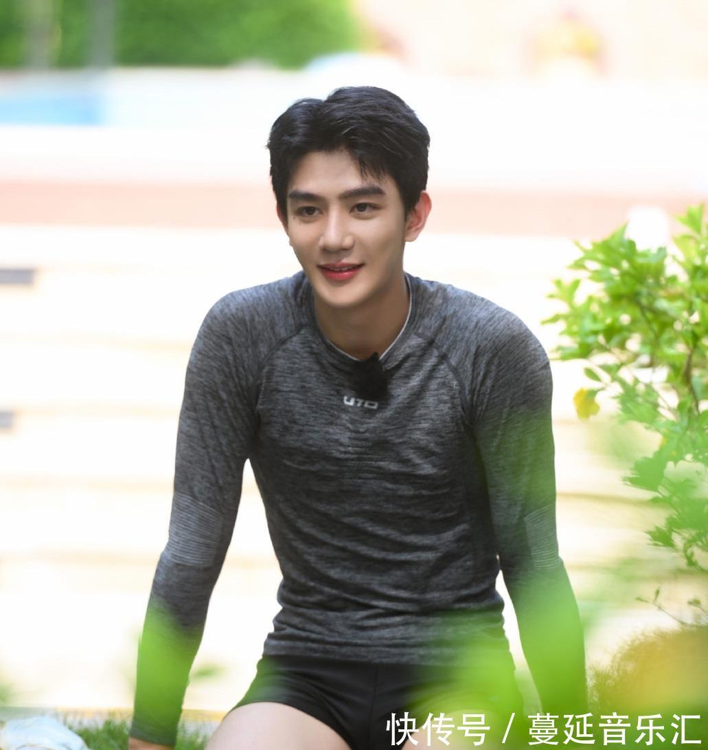 ixform|IXFORM三人錄節目,從連淮偉到羅一舟被張顏齊套路,姜還是R1SE辣