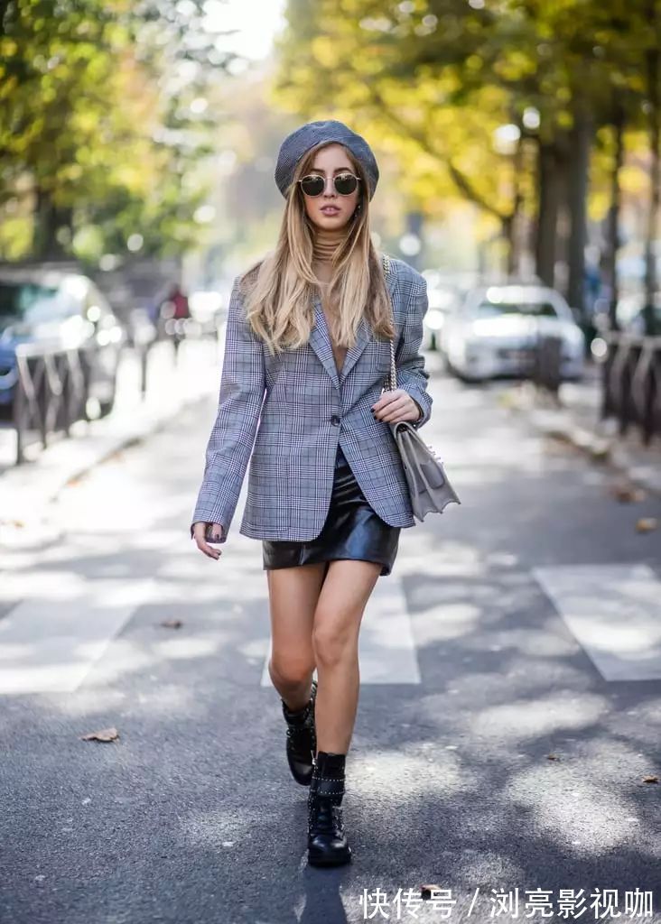 格纹贝雷帽 贝雷帽是小脸专属不,脸大的女生戴照样时髦,秋冬让你美上天