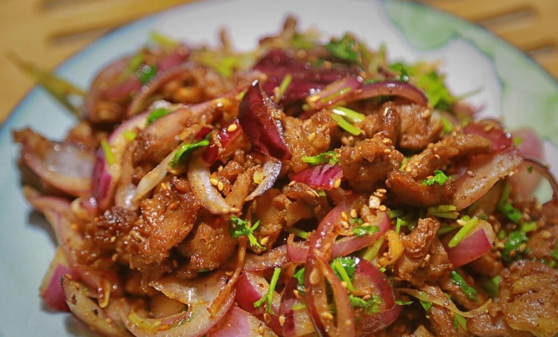 孜然羊肉|孜然羊肉,自己在家做没有膻味,超美味的家常菜,做法简单超下饭