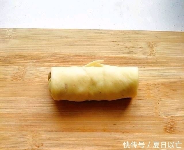 韭菜盒|薄饼韭菜盒，清爽柔软，省去揉滚步骤，省时省力