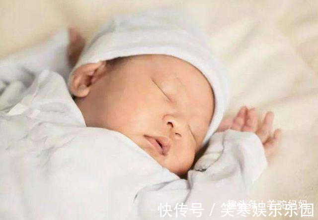 哄睡|8个月宝宝被哄成“脑瘫”,3种错误的哄睡方法,多数父母还在用