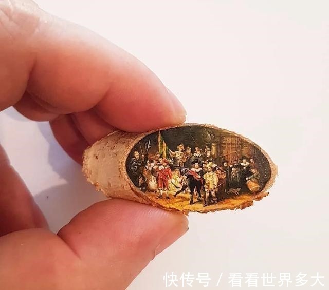 砂糖粒@惊爆眼球!60岁帅大爷在头发丝上画画,米粒、瓜子都给他当画布!