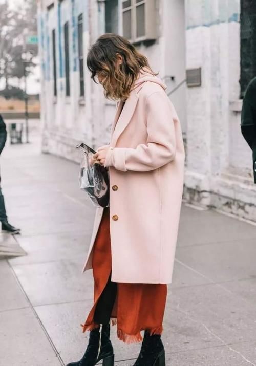 大衣的配色很重要!实用色彩搭配干货,穿出满满高级感