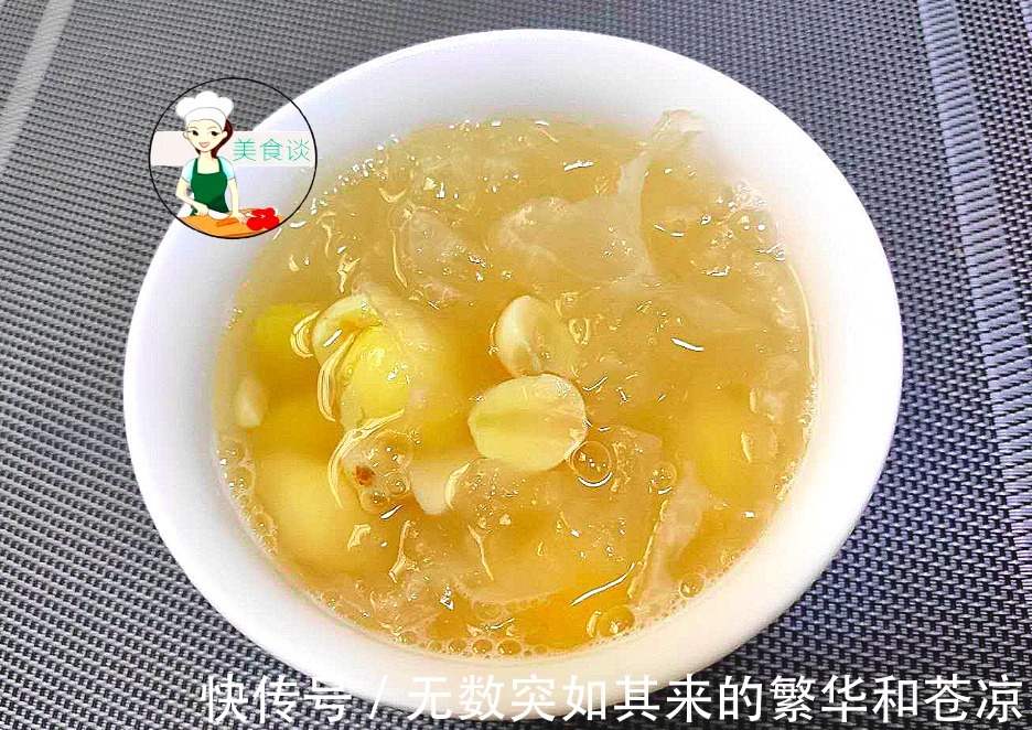 银耳和两样食材一起煮，每天吃一碗，清甜润燥特养人，现在正当季
