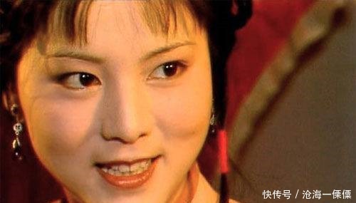 姨娘|王夫人封袭人做了姨娘，贾母知道后勃然大怒，当众一顿臭骂！