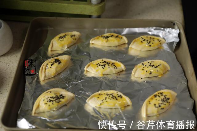 黑芝麻|水蜜桃正便宜，买2斤回家做点心，酸甜掉渣，孩子抢着吃