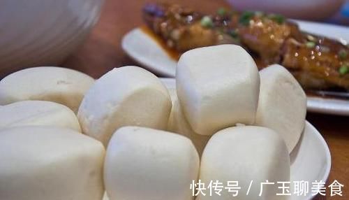 发面蒸馒头,别再用水和牛奶和面了!加它做,馒头又香又白很好吃