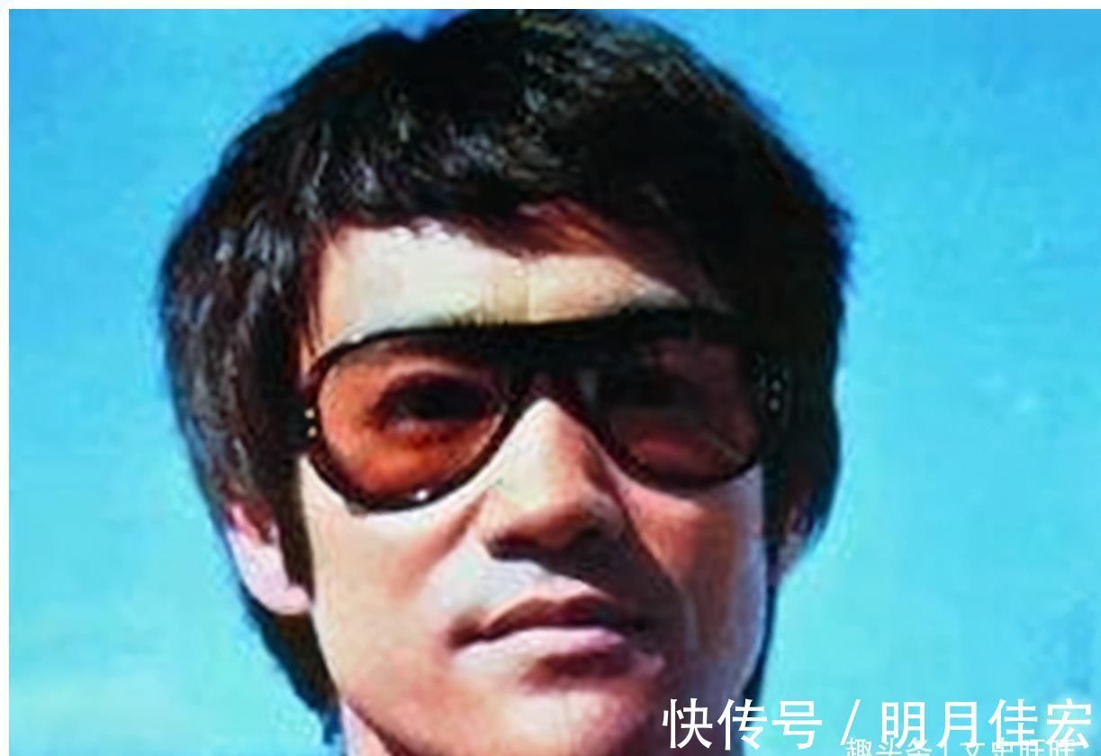 死亡游戏|1973年李小龙去世当晚,记者潜入殡仪馆,发现他脸上有个泡