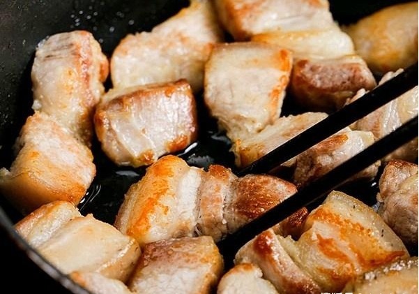 “红烧肉”的正宗做法,又香又糯,肥而不腻