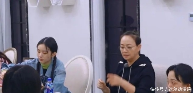 舒淇 《桃花坞》第一顿晚餐后,李雪琴花2个小时洗完所有餐具