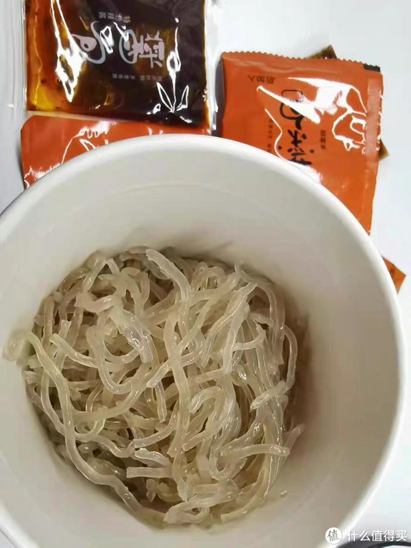 搅拌均匀|没有什么烦恼是一碗酸辣粉解决不了的！
